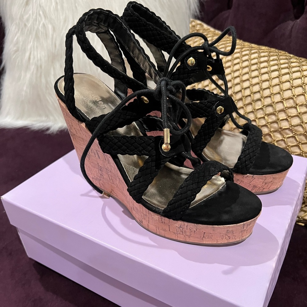 Madden Girl Emboss-C black fabric wedge sandal size 8